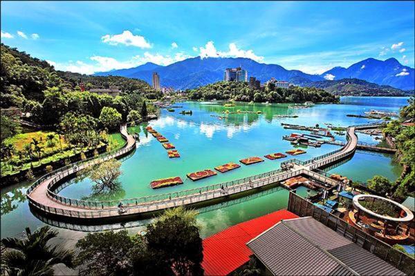 Sun Moon Lake B&B Yuchi Exteriör bild